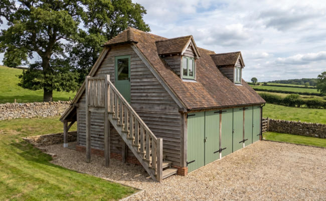 Oak Party Barn