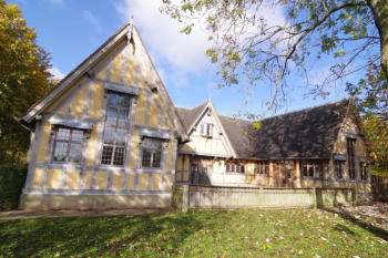 New Oak Frame Dwelling
