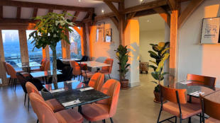 Oak Mansard Cafe